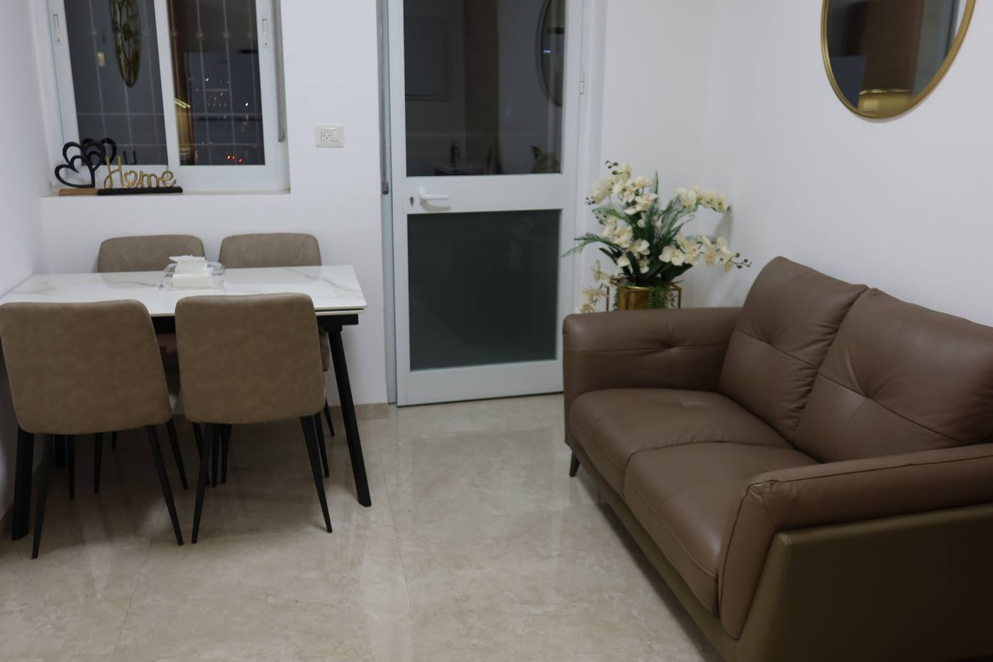 דירה לזוג חדשה מהנילונים מושקעת ומפוארת בלב העיר